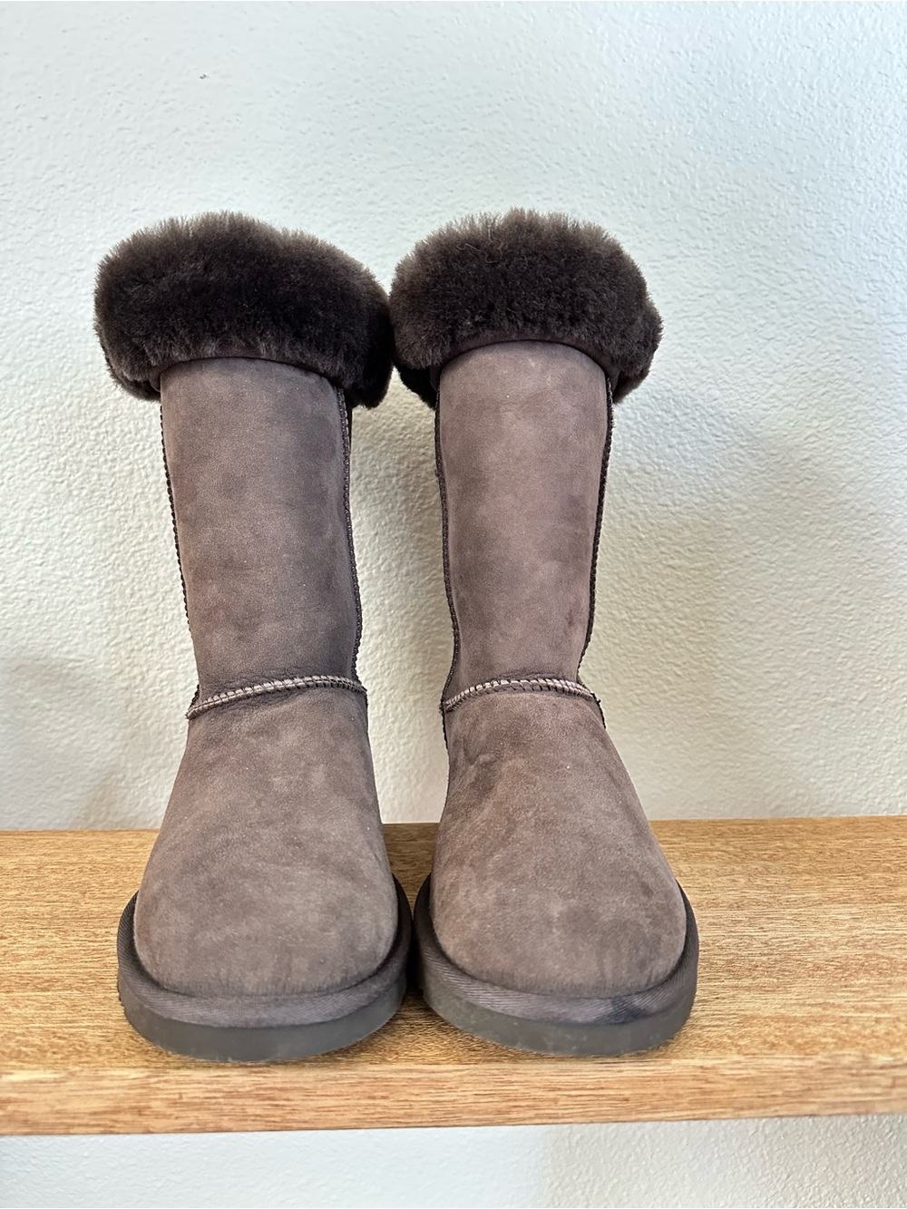 Women's Sheepskin Winter Boots Size 7 Brown Suede Fur Trim Cozy Warm